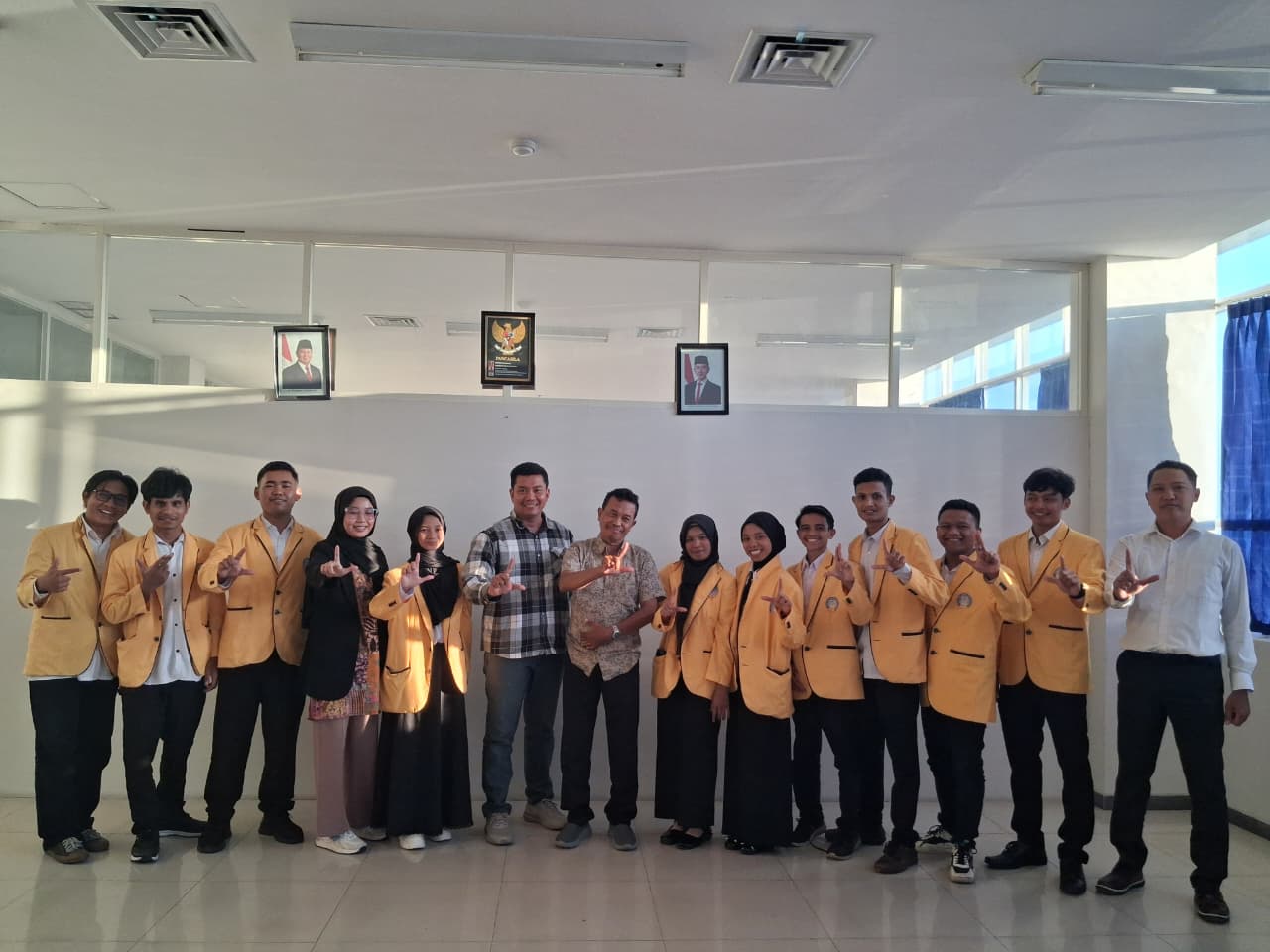 Pecahkan Masalah Industri hingga Naikkan Efisiensi 50 Persen, Riset Mahasiswa Teknik Logistik ITICM Panen Pujian