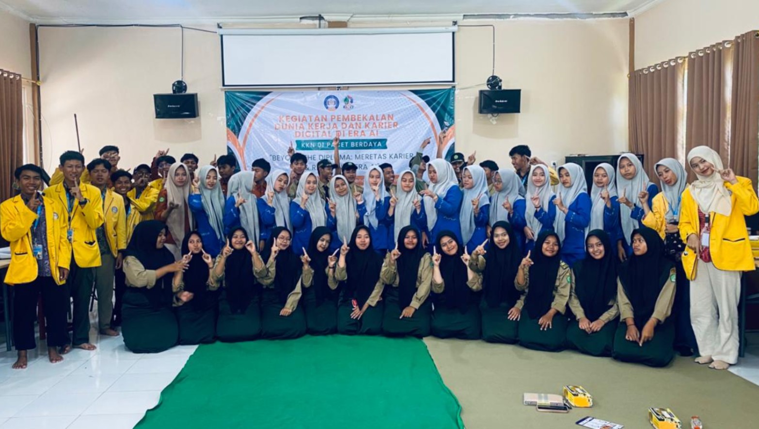 Aksi Nyata Mahasiswa KKN Kelompok 1 ITICM: Berbagi Ilmu Persiapan Kerja di SMK Walisongo Pacet